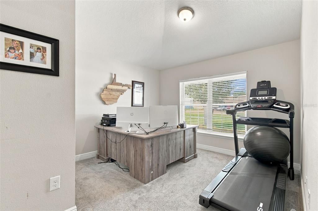 For Sale: $359,000 (4 beds, 3 baths, 2217 Square Feet)