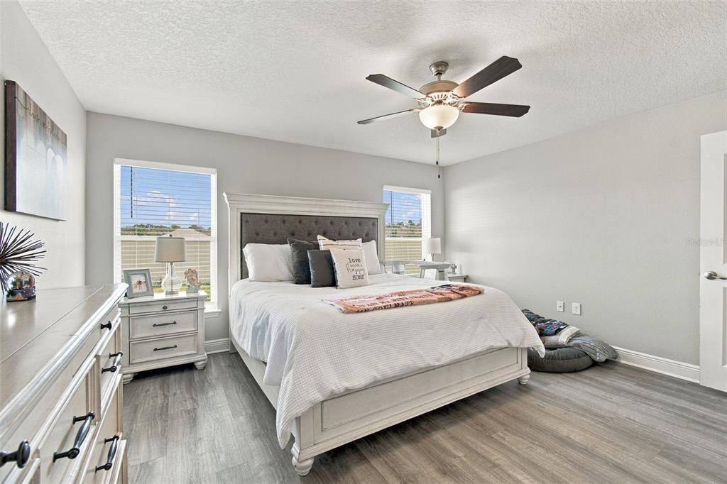 For Sale: $359,000 (4 beds, 3 baths, 2217 Square Feet)