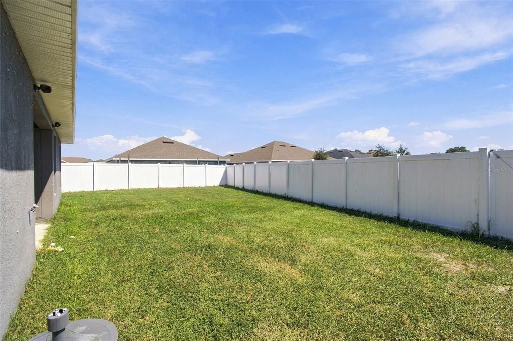For Sale: $359,000 (4 beds, 3 baths, 2217 Square Feet)