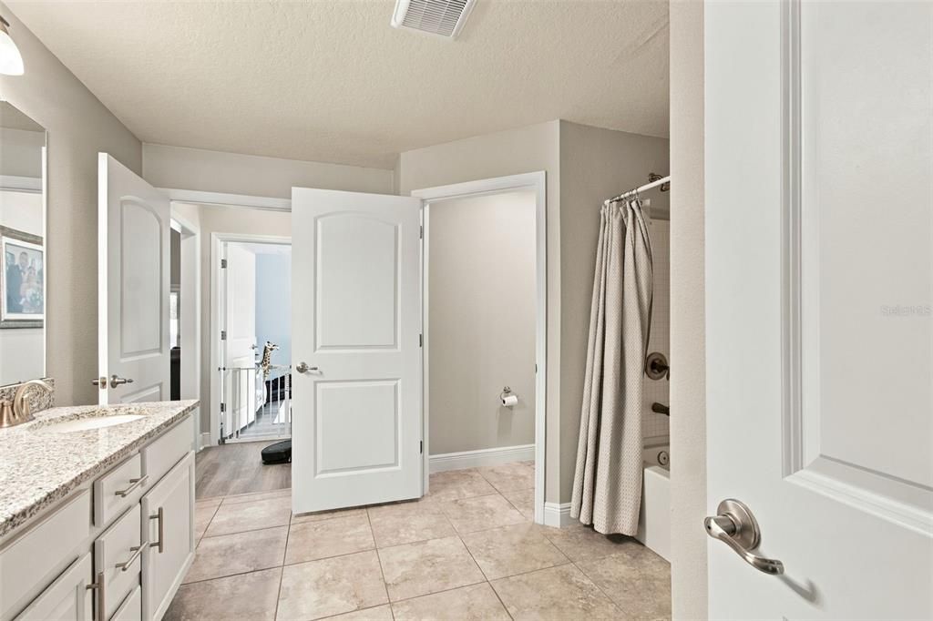 For Sale: $359,000 (4 beds, 3 baths, 2217 Square Feet)