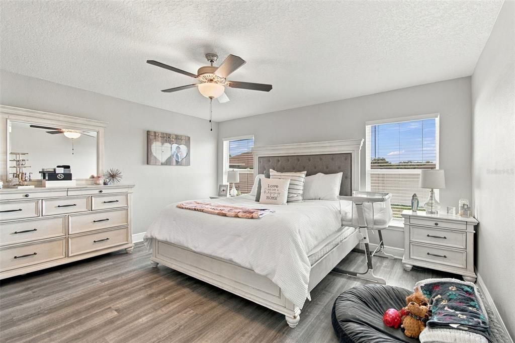 For Sale: $359,000 (4 beds, 3 baths, 2217 Square Feet)