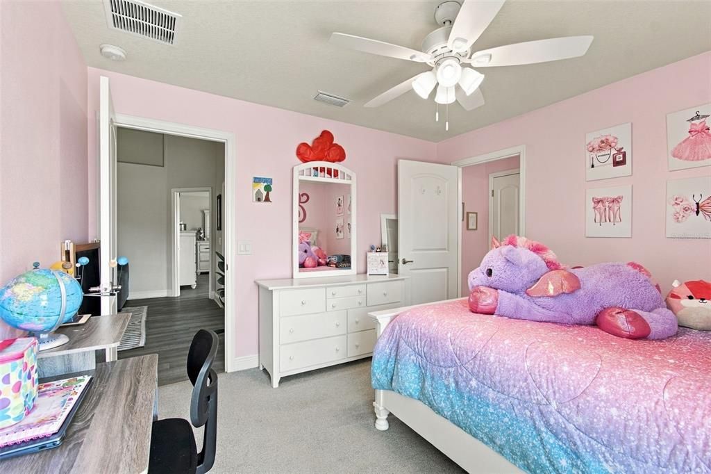 For Sale: $359,000 (4 beds, 3 baths, 2217 Square Feet)