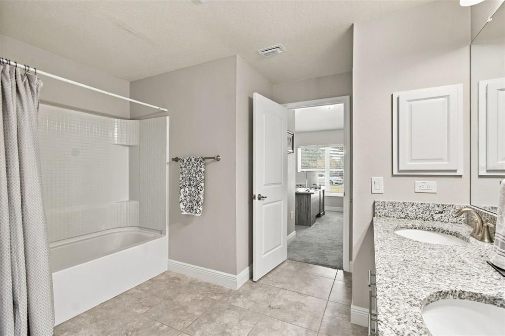 For Sale: $359,000 (4 beds, 3 baths, 2217 Square Feet)