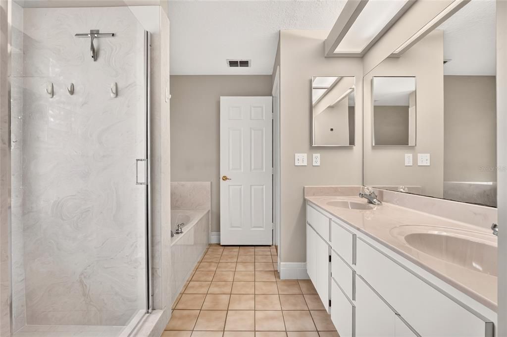 For Sale: $419,888 (2 beds, 2 baths, 1774 Square Feet)