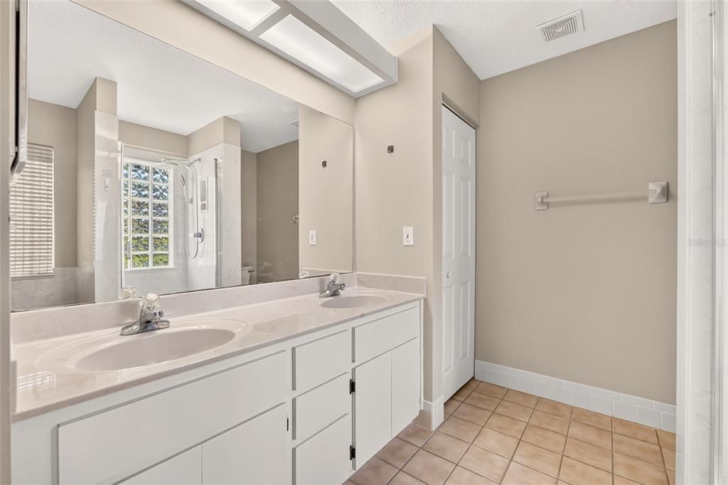 For Sale: $419,888 (2 beds, 2 baths, 1774 Square Feet)