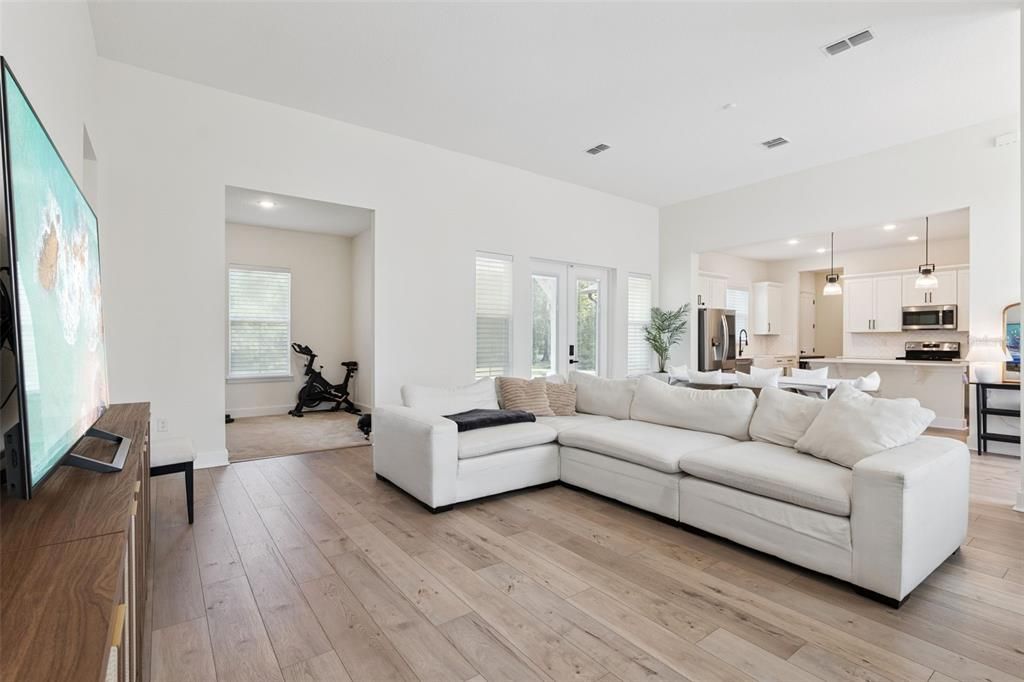 For Sale: $599,000 (3 beds, 2 baths, 2200 Square Feet)