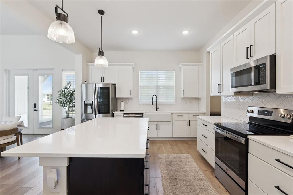 For Sale: $599,000 (3 beds, 2 baths, 2200 Square Feet)
