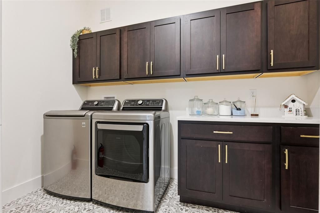 For Sale: $599,000 (3 beds, 2 baths, 2200 Square Feet)