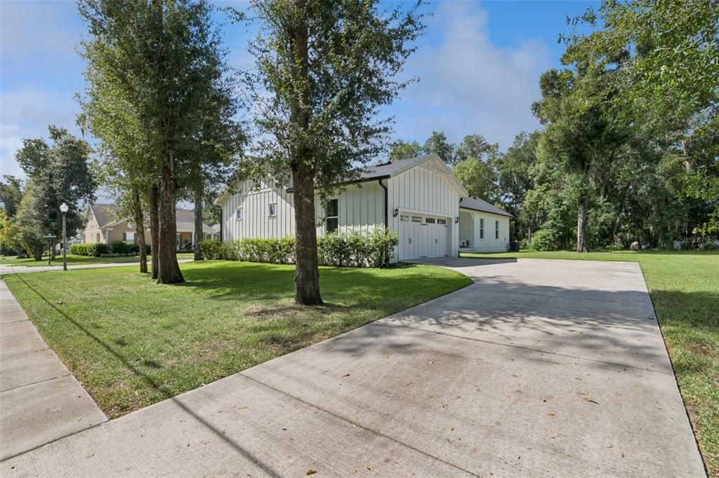 For Sale: $599,000 (3 beds, 2 baths, 2200 Square Feet)