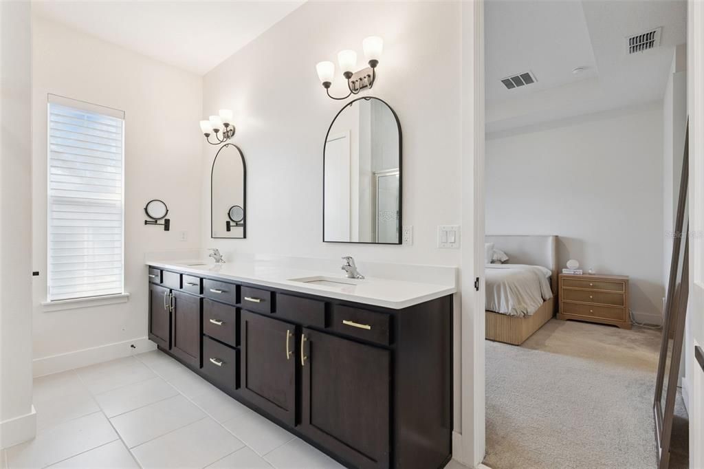 For Sale: $599,000 (3 beds, 2 baths, 2200 Square Feet)