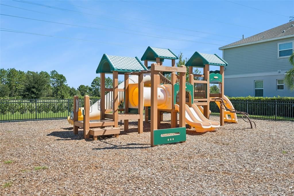For Sale: $350,000 (3 beds, 2 baths, 1685 Square Feet)