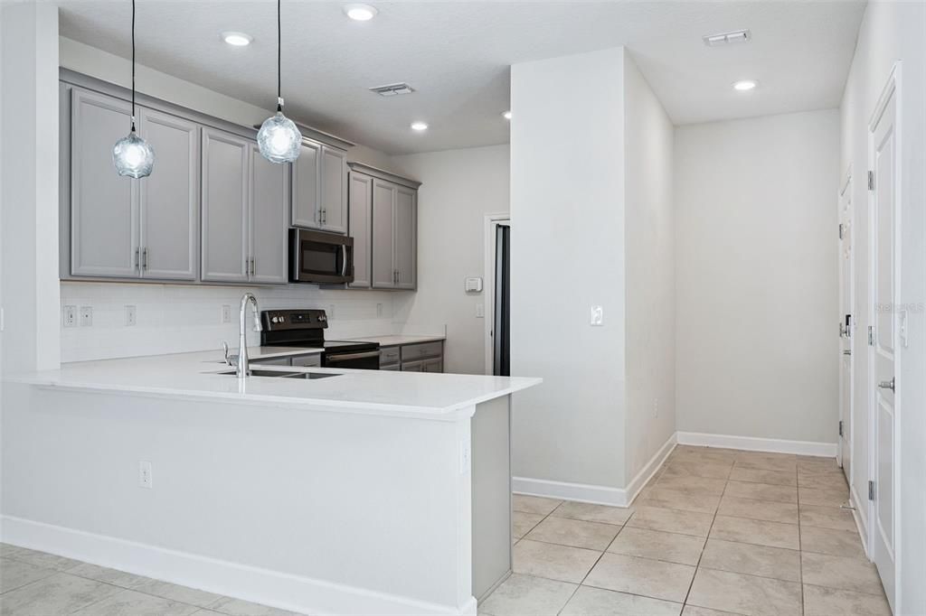For Sale: $350,000 (3 beds, 2 baths, 1685 Square Feet)