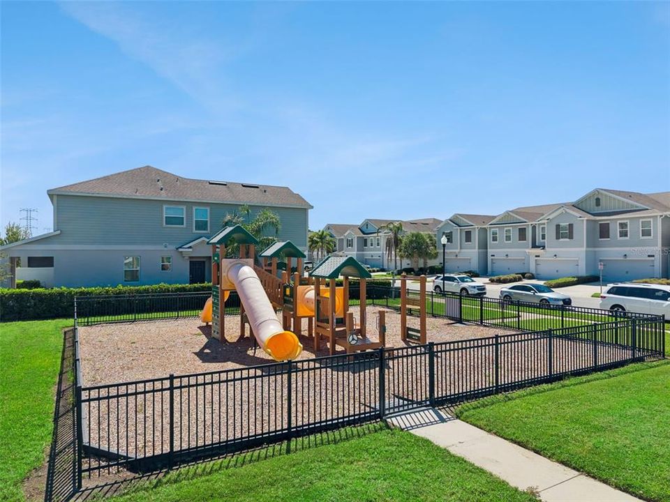For Sale: $350,000 (3 beds, 2 baths, 1685 Square Feet)