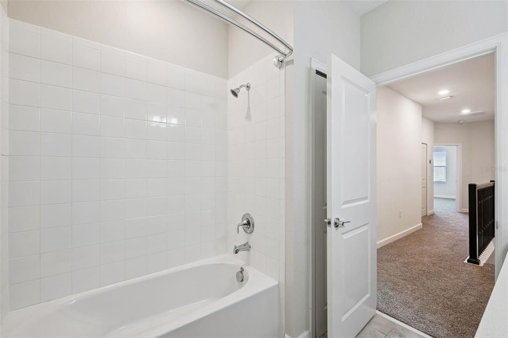 For Sale: $350,000 (3 beds, 2 baths, 1685 Square Feet)