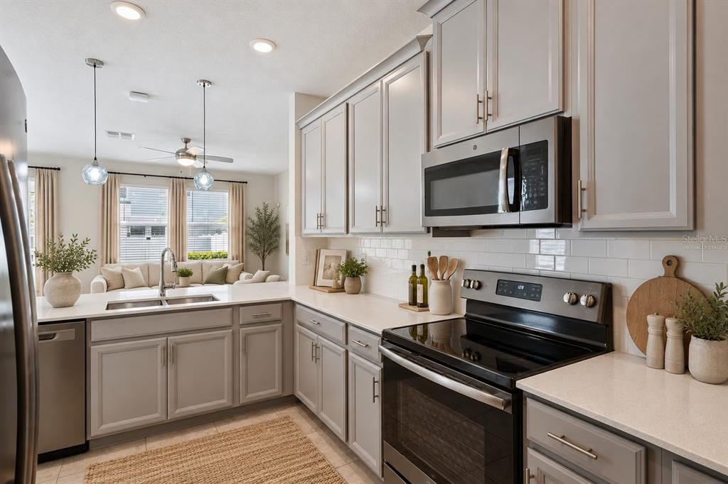 For Sale: $350,000 (3 beds, 2 baths, 1685 Square Feet)