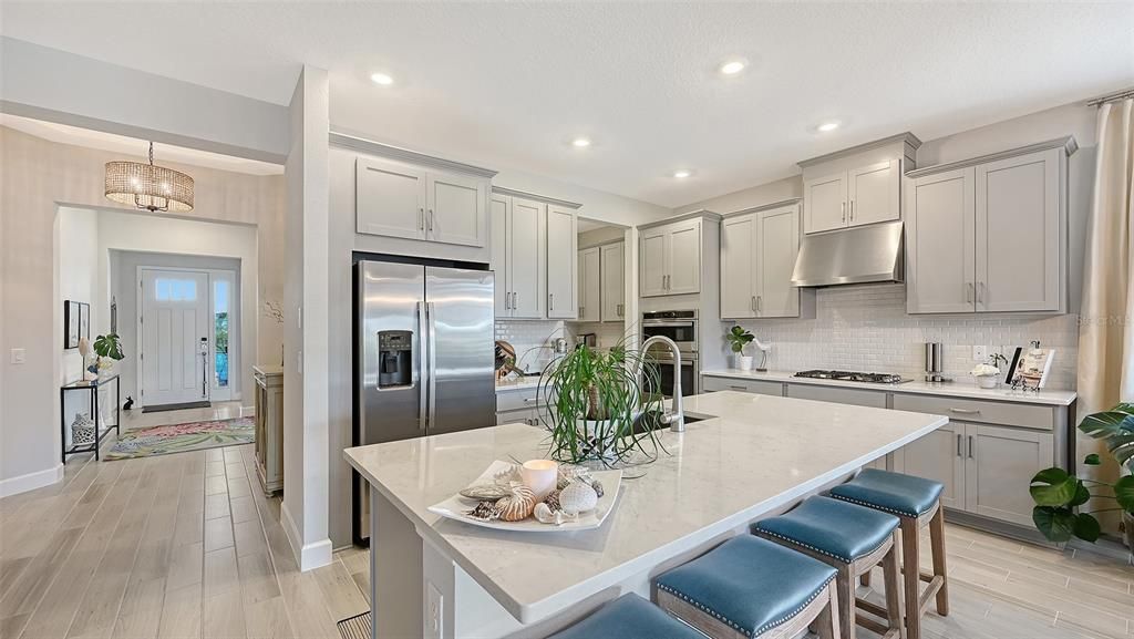 En Venta: $499,900 (4 camas, 3 baños, 2399 Pies cuadrados)