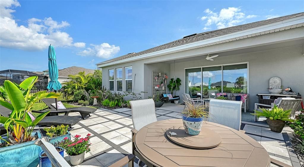 En Venta: $499,900 (4 camas, 3 baños, 2399 Pies cuadrados)