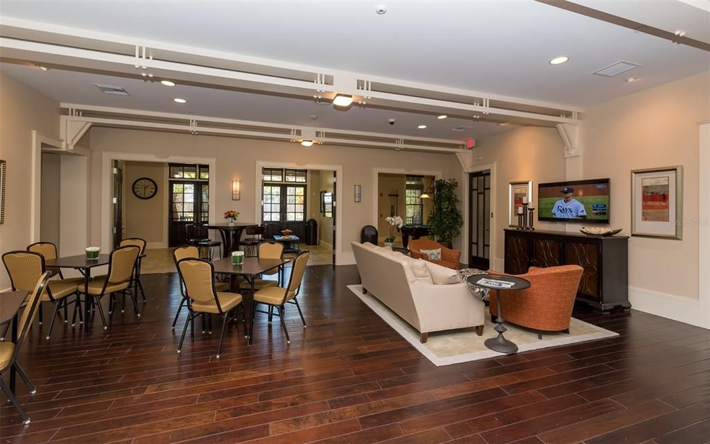 En Venta: $499,900 (4 camas, 3 baños, 2399 Pies cuadrados)
