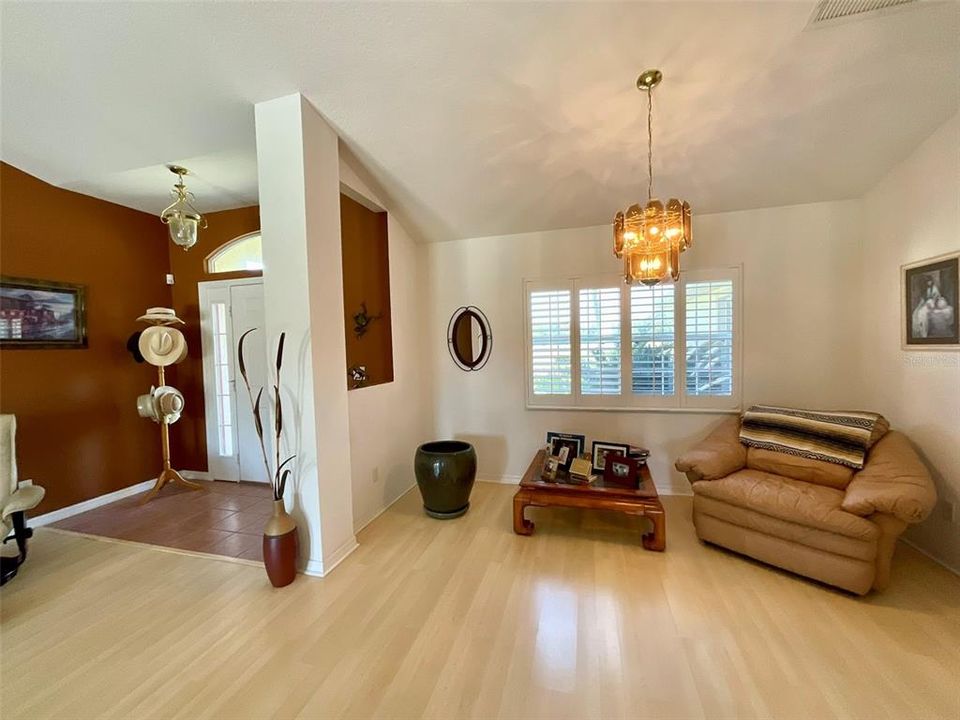 En Venta: $950,000 (3 camas, 2 baños, 1817 Pies cuadrados)