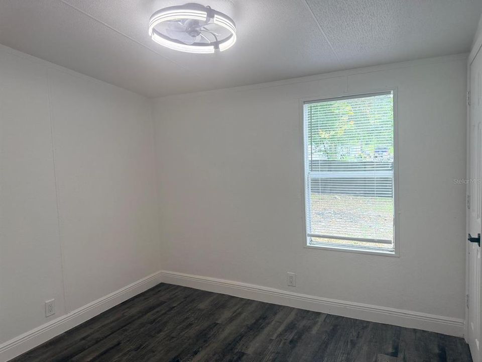 For Sale: $219,000 (3 beds, 2 baths, 1296 Square Feet)