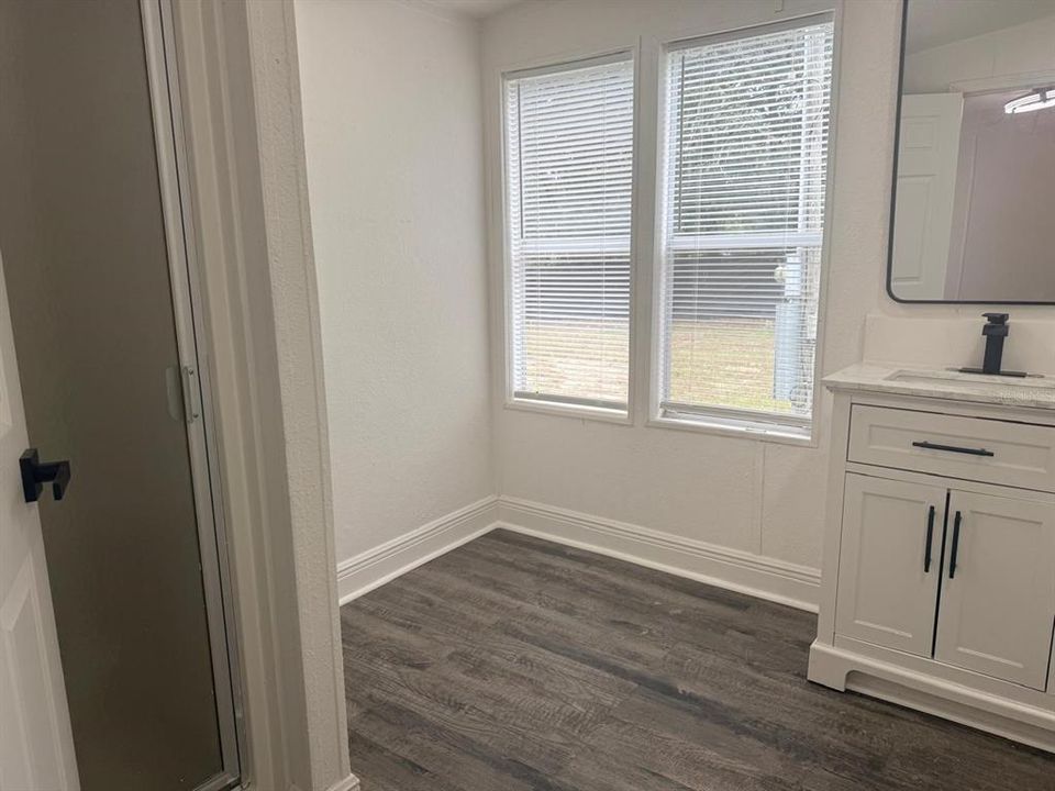 For Sale: $219,000 (3 beds, 2 baths, 1296 Square Feet)