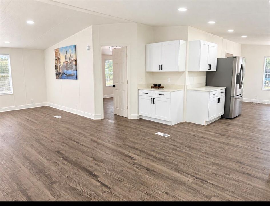 For Sale: $219,000 (3 beds, 2 baths, 1296 Square Feet)