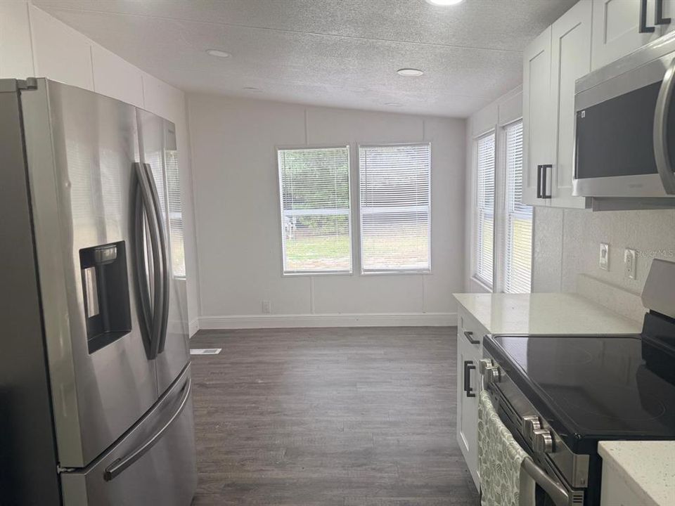 For Sale: $219,000 (3 beds, 2 baths, 1296 Square Feet)