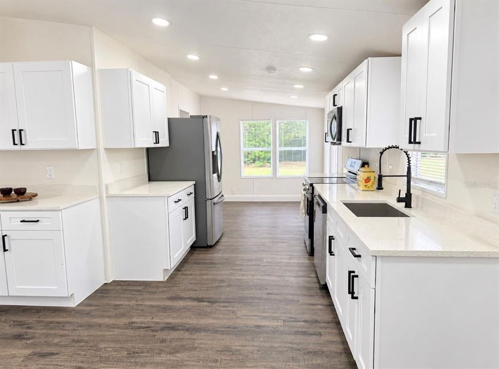For Sale: $219,000 (3 beds, 2 baths, 1296 Square Feet)