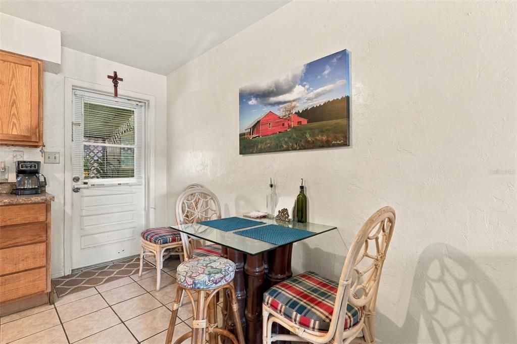 For Sale: $325,000 (4 beds, 2 baths, 1624 Square Feet)