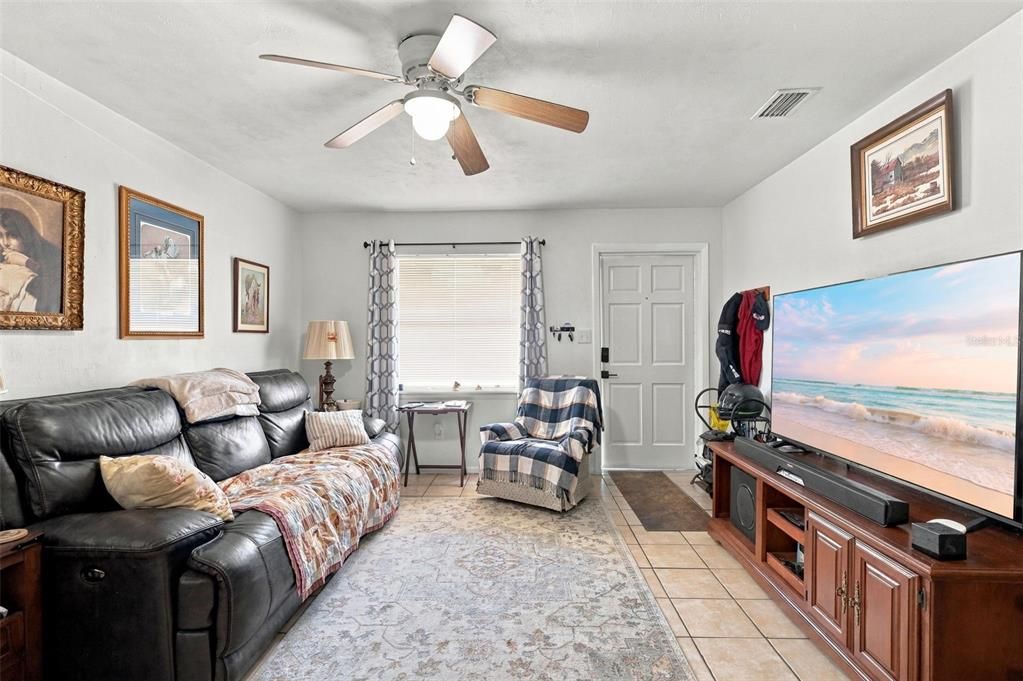 For Sale: $325,000 (4 beds, 2 baths, 1624 Square Feet)