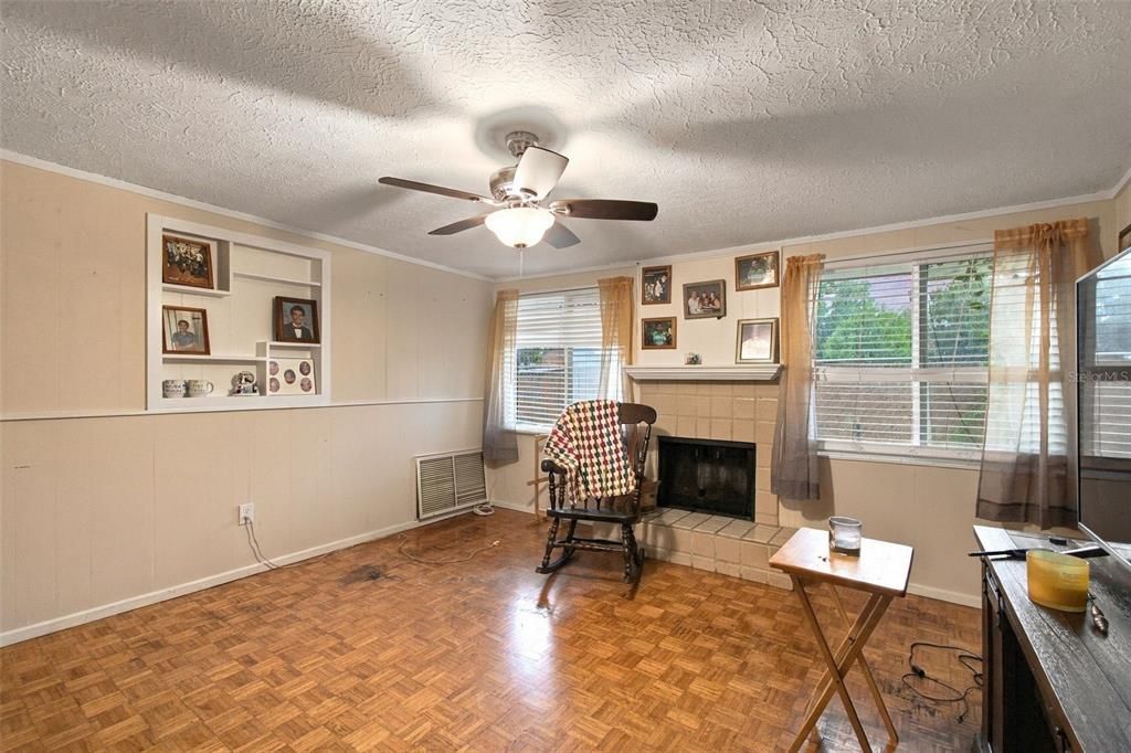 En Venta: $385,000 (3 camas, 2 baños, 1505 Pies cuadrados)