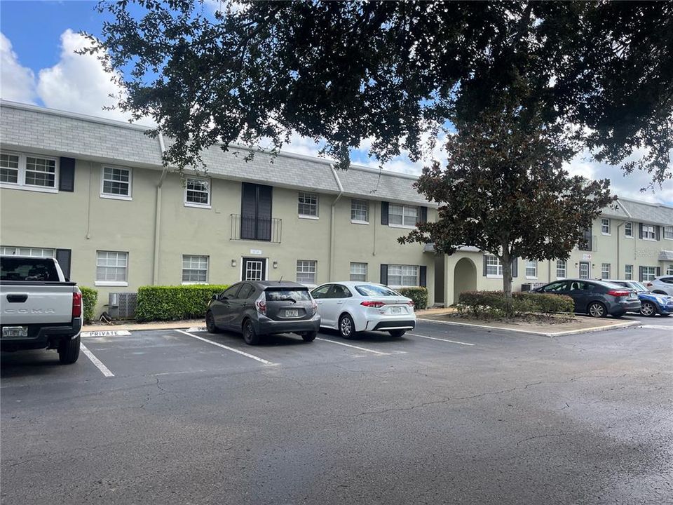 For Rent: $1,550 (2 beds, 1 baths, 920 Square Feet)