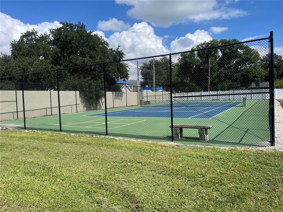 For Rent: $1,550 (2 beds, 1 baths, 920 Square Feet)