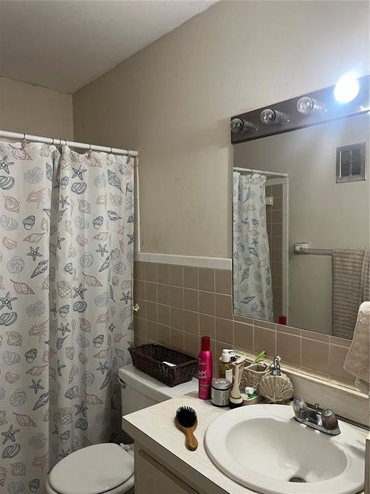 For Rent: $1,550 (2 beds, 1 baths, 920 Square Feet)
