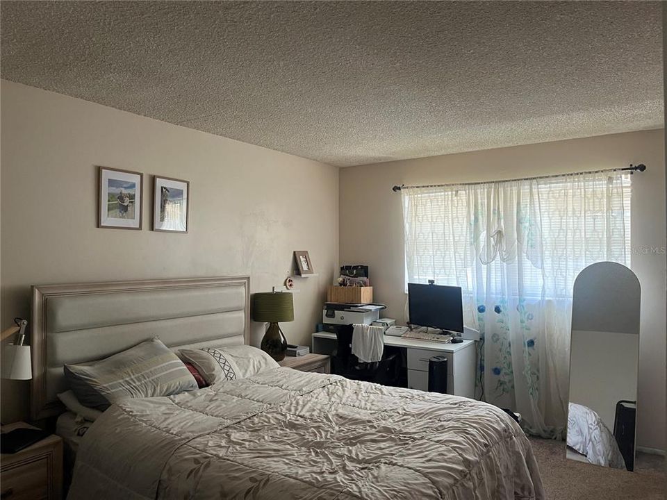 For Rent: $1,550 (2 beds, 1 baths, 920 Square Feet)
