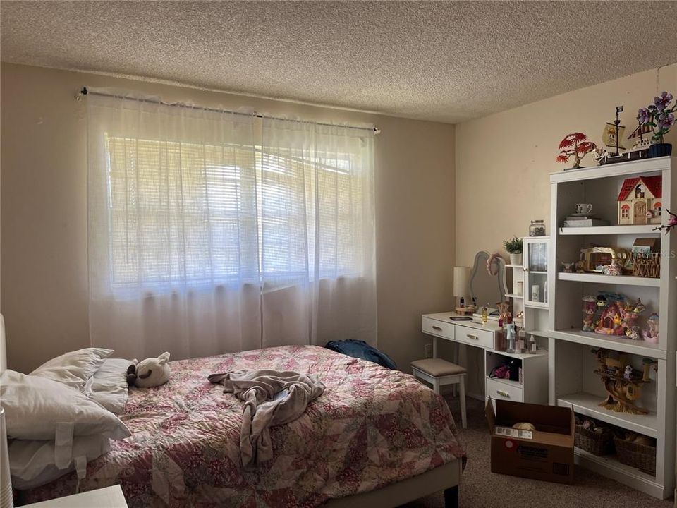 For Rent: $1,550 (2 beds, 1 baths, 920 Square Feet)