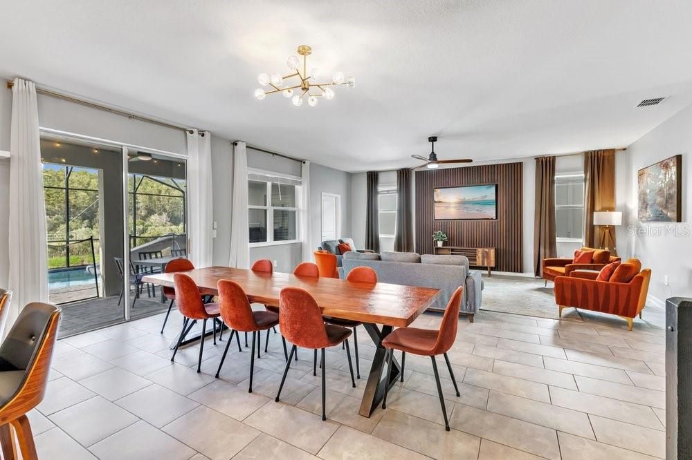 For Sale: $730,000 (6 beds, 6 baths, 3760 Square Feet)