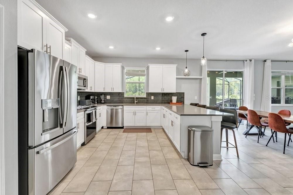 For Sale: $730,000 (6 beds, 6 baths, 3760 Square Feet)