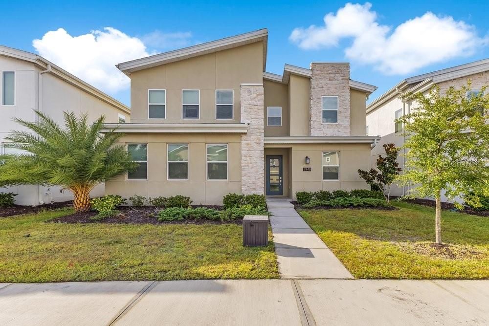 For Sale: $730,000 (6 beds, 6 baths, 3760 Square Feet)