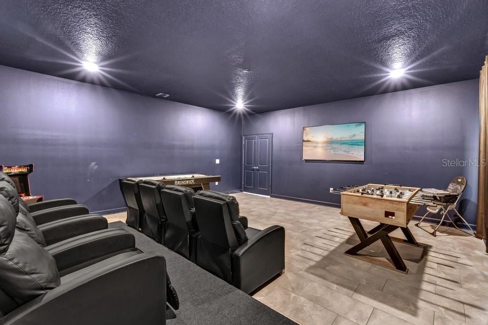 For Sale: $730,000 (6 beds, 6 baths, 3760 Square Feet)