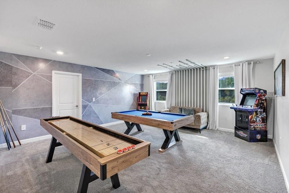 For Sale: $730,000 (6 beds, 6 baths, 3760 Square Feet)