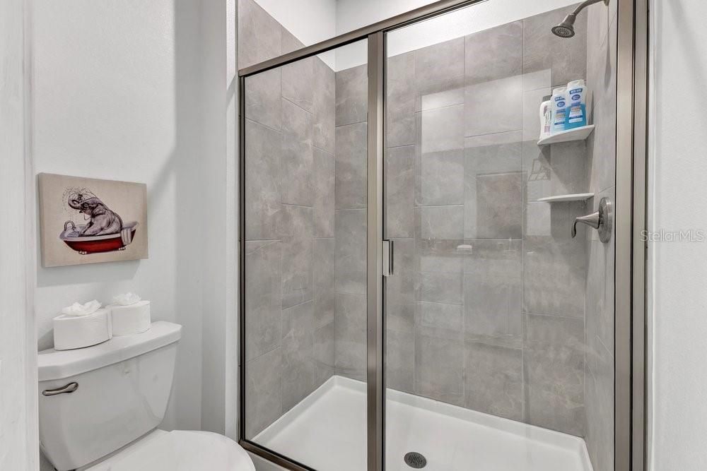 For Sale: $730,000 (6 beds, 6 baths, 3760 Square Feet)