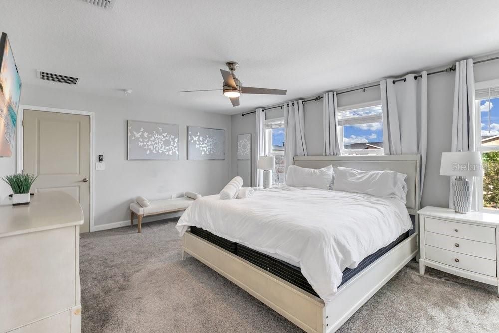 For Sale: $730,000 (6 beds, 6 baths, 3760 Square Feet)