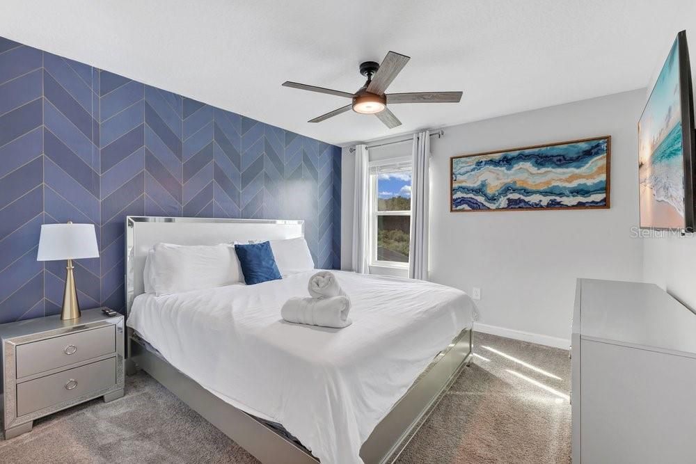 For Sale: $730,000 (6 beds, 6 baths, 3760 Square Feet)