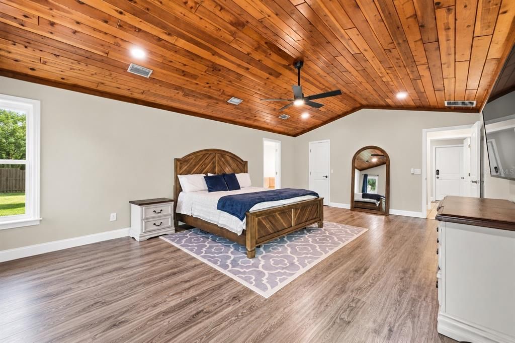 For Sale: $698,000 (4 beds, 2 baths, 2701 Square Feet)