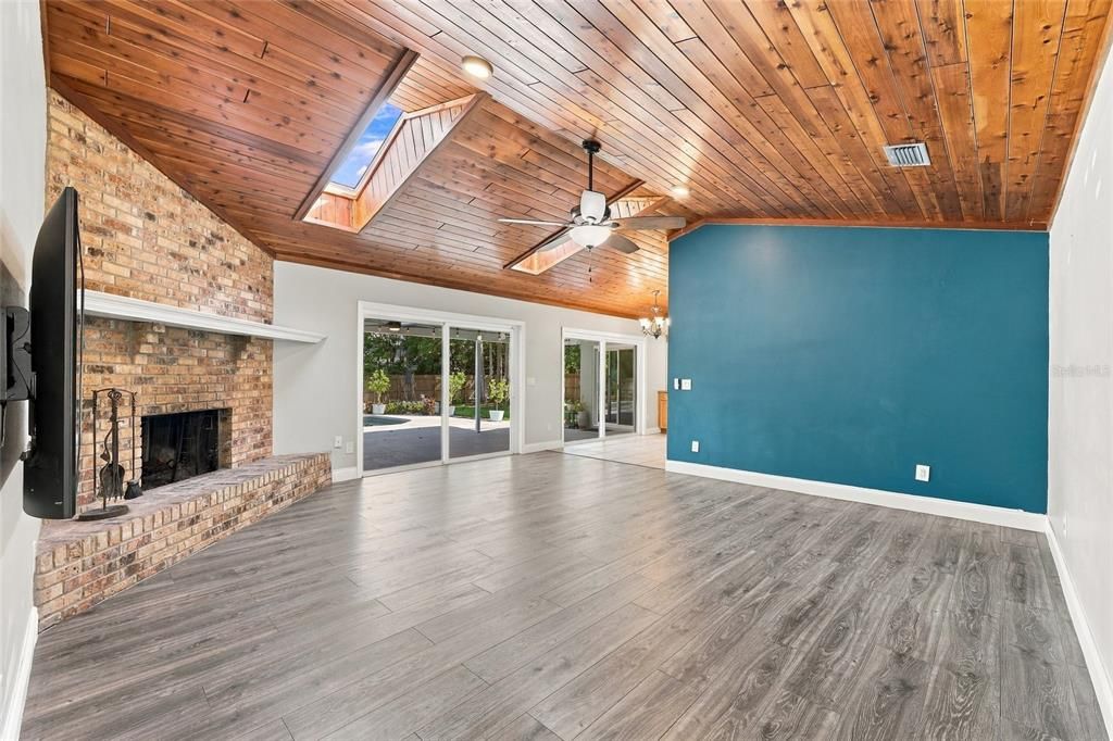 For Sale: $698,000 (4 beds, 2 baths, 2701 Square Feet)