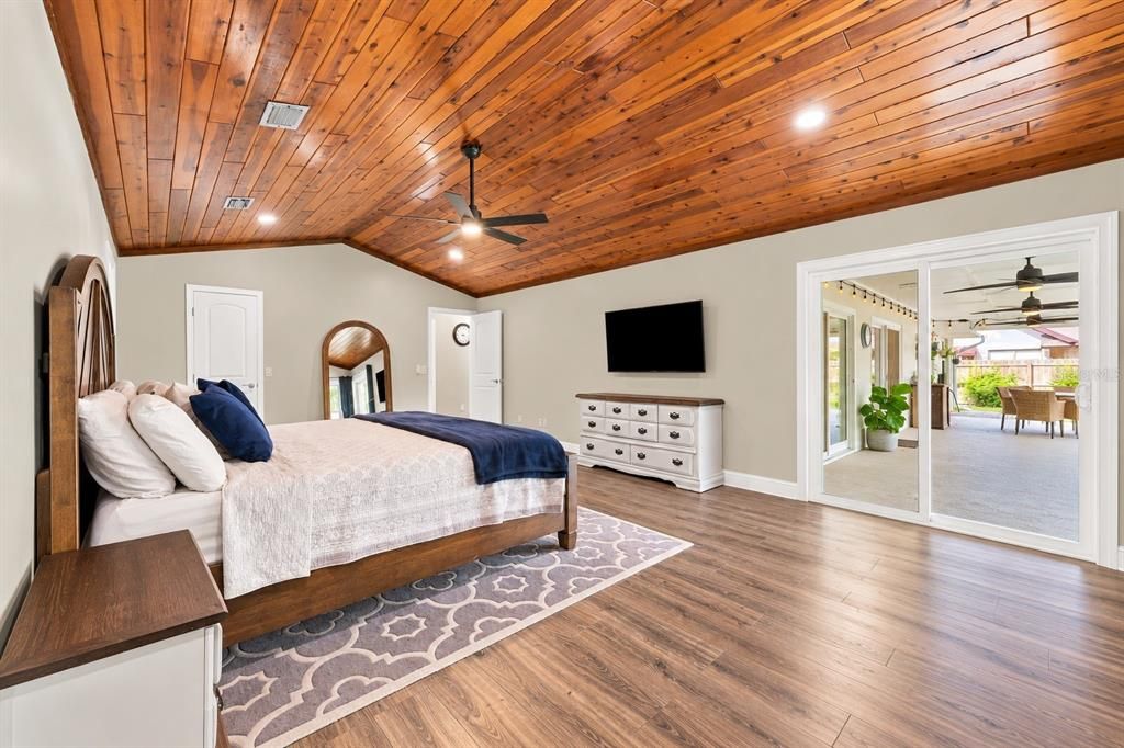 For Sale: $698,000 (4 beds, 2 baths, 2701 Square Feet)