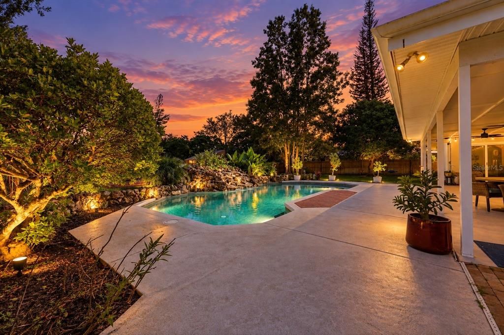For Sale: $698,000 (4 beds, 2 baths, 2701 Square Feet)