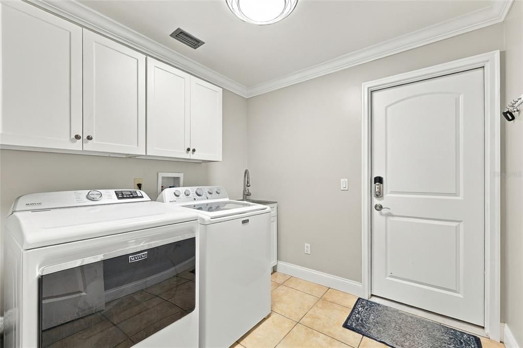 For Sale: $698,000 (4 beds, 2 baths, 2701 Square Feet)