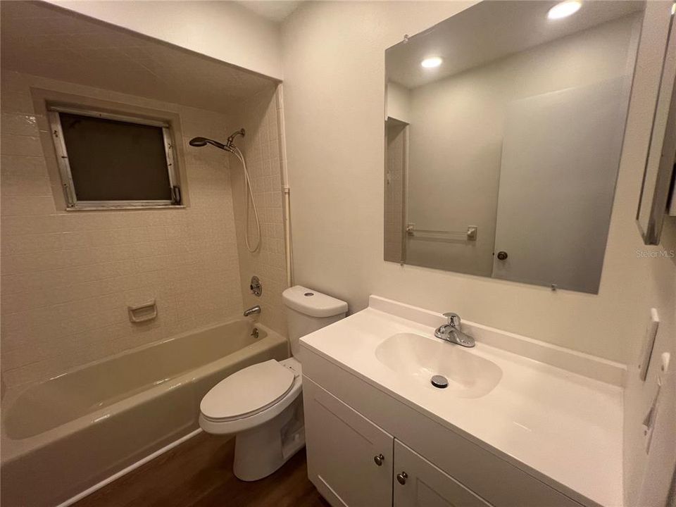 В аренду: $1,400 (2 спален, 2 ванн, 925 Квадратных фут)
